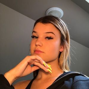 Meet your Posher, Brianna